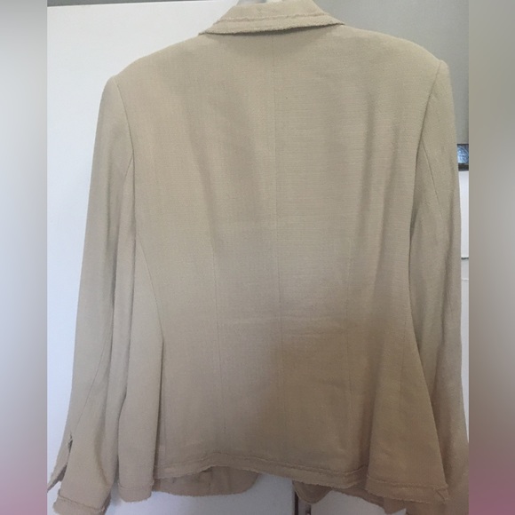 Ladies taupe coloured jacket from Nygard Collection. Size 14. Silk and Rayon - Picture 2 of 4